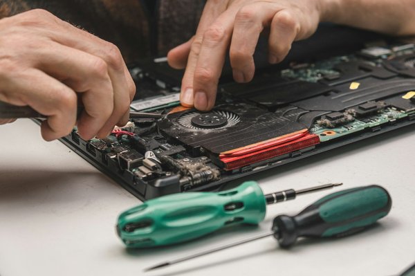 Maintenance informatique : évolutions, avantages et solutions modernes